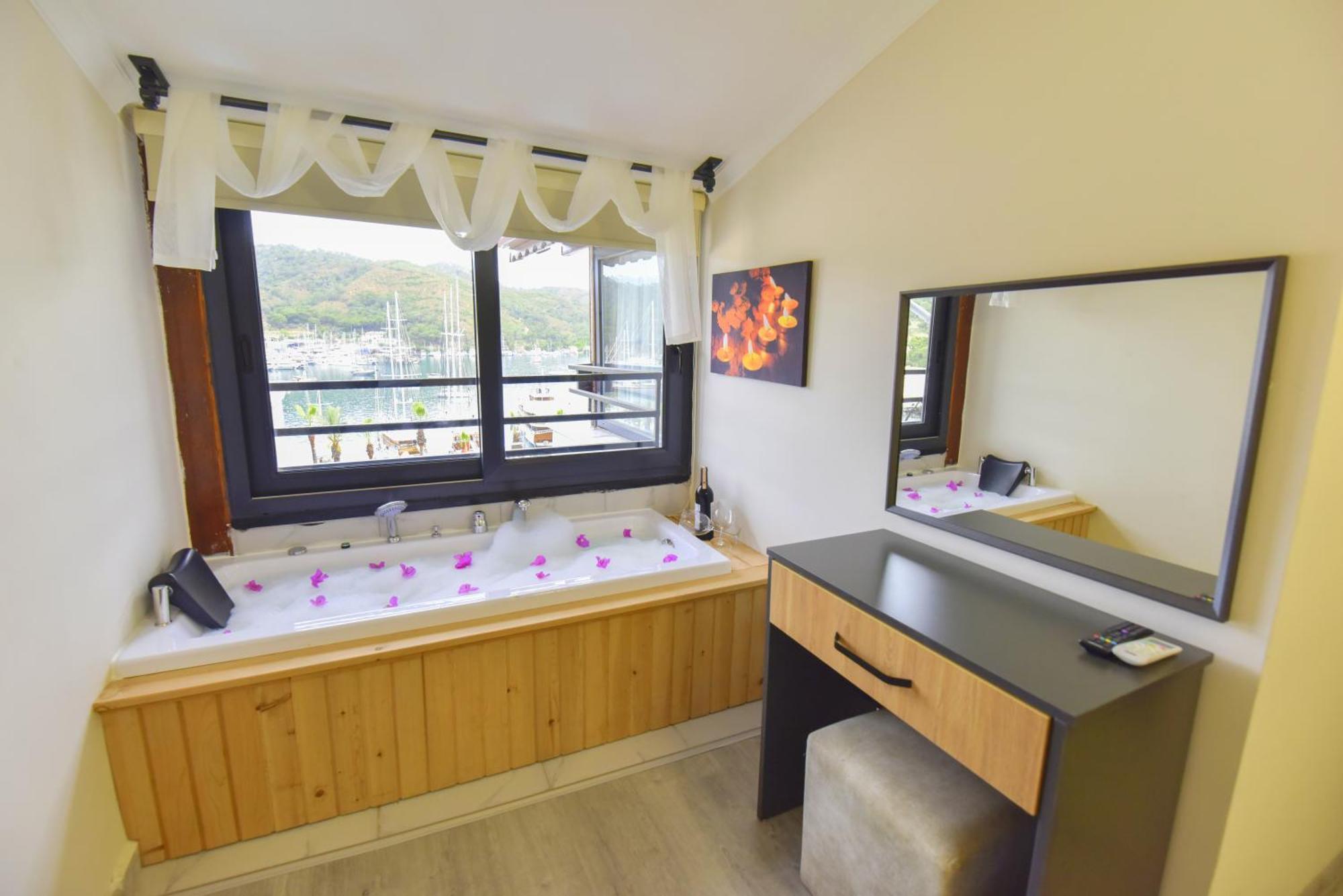 Mykonut Boutique Suites Fethiye Bagian luar foto